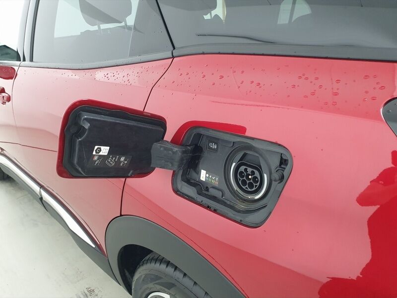 More views of Peugeot 3008