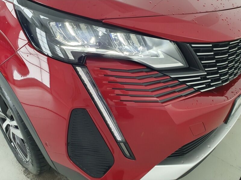 More views of Peugeot 3008