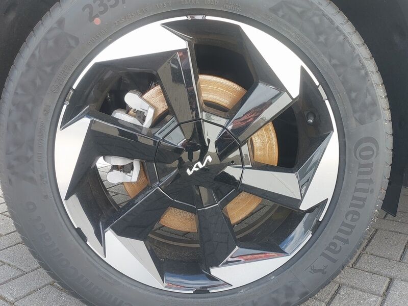 More views of Kia Sorento