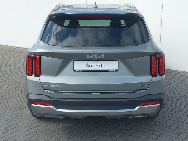 More views of Kia Sorento