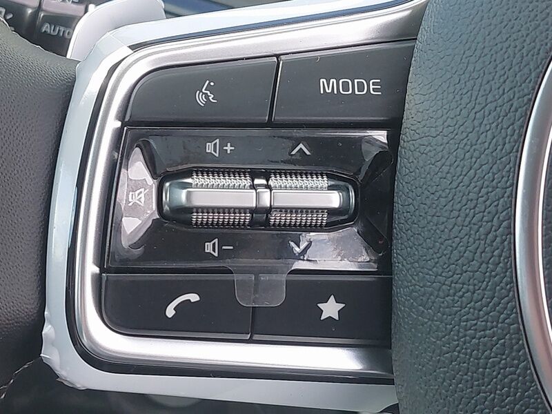 More views of Kia Sorento
