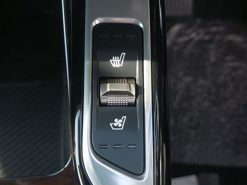 More views of Kia Sorento