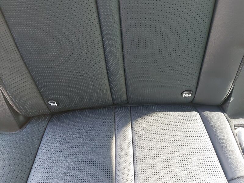 More views of Kia Sorento