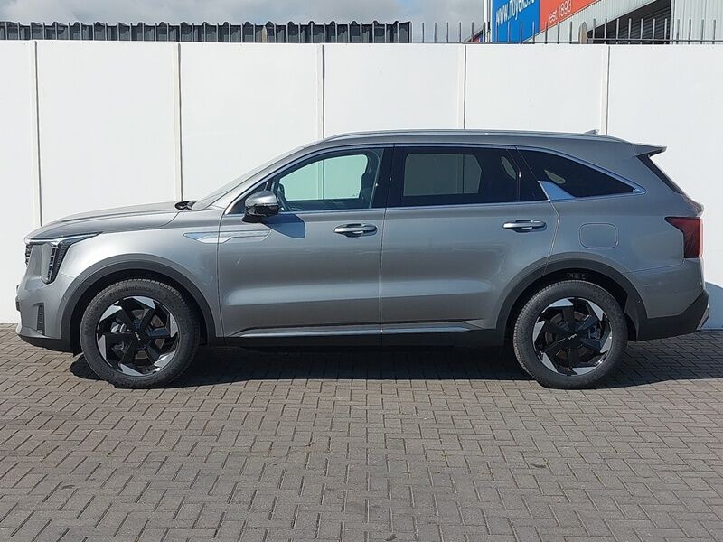 More views of Kia Sorento