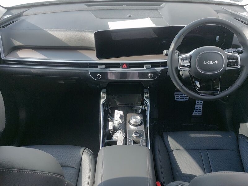 More views of Kia Sorento