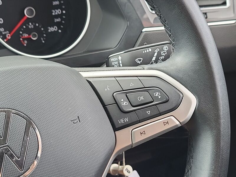 More views of Volkswagen Tiguan
