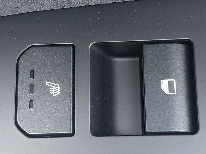 More views of Kia Sportage