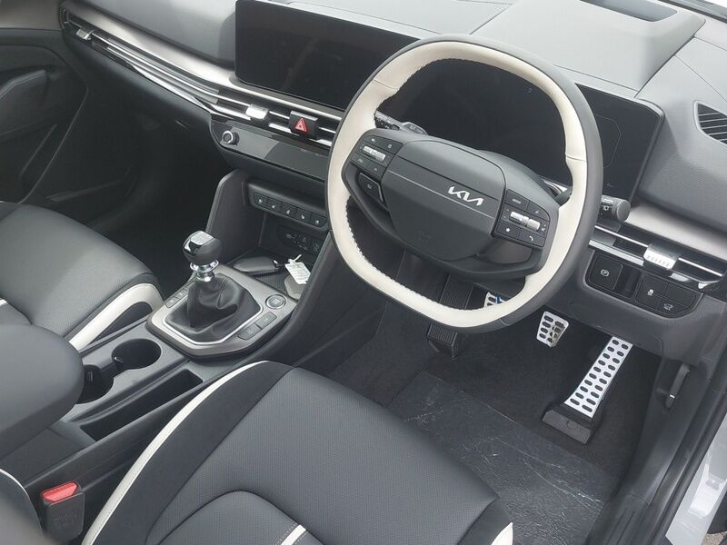 More views of Kia Sportage