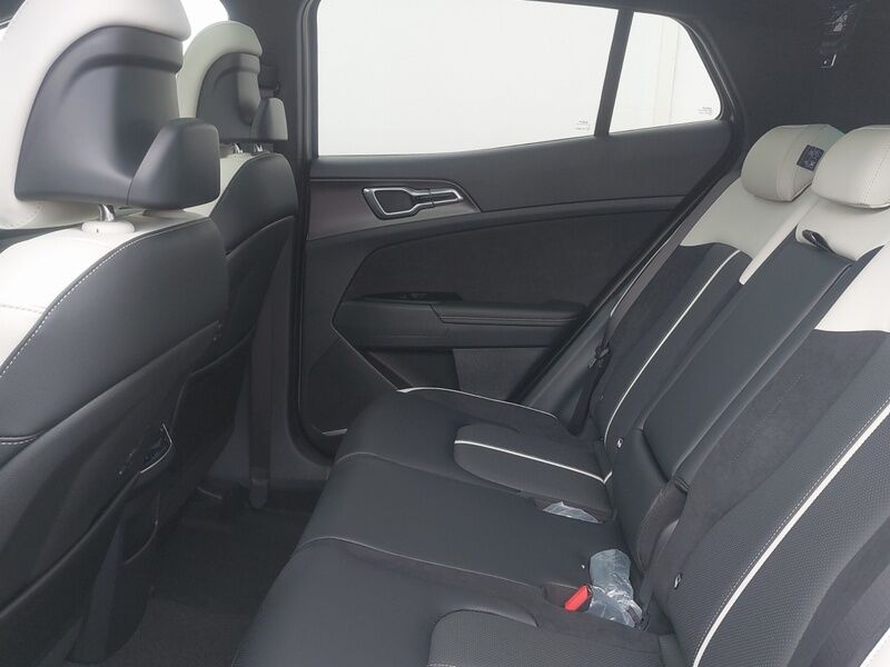 More views of Kia Sportage