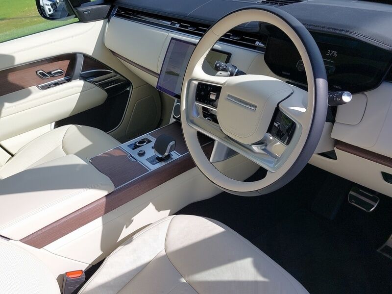 More views of Land Rover Range Rover