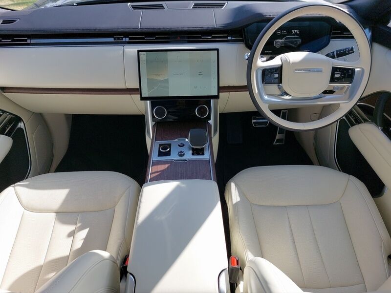 More views of Land Rover Range Rover