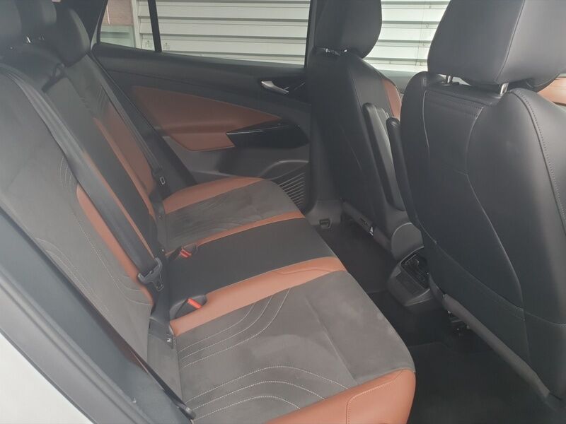 More views of Volkswagen ID.5