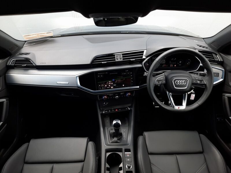 More views of Audi Q3