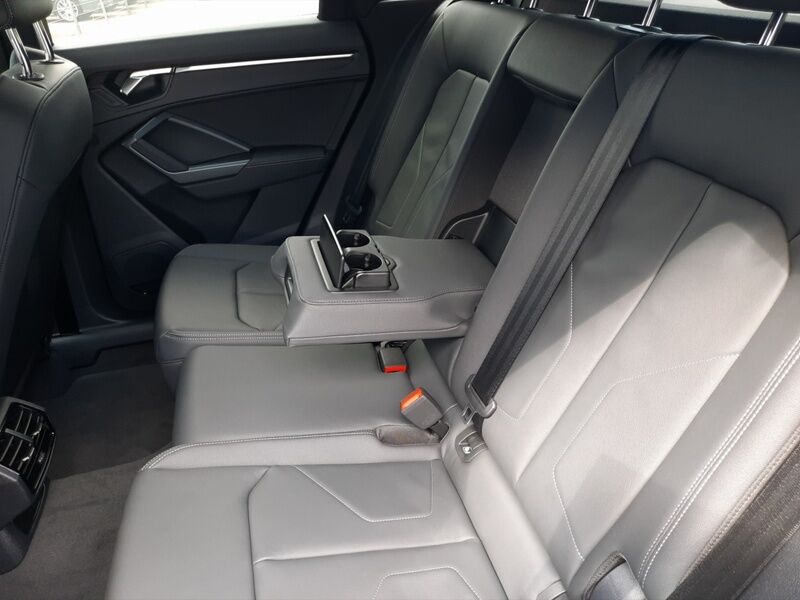 More views of Audi Q3