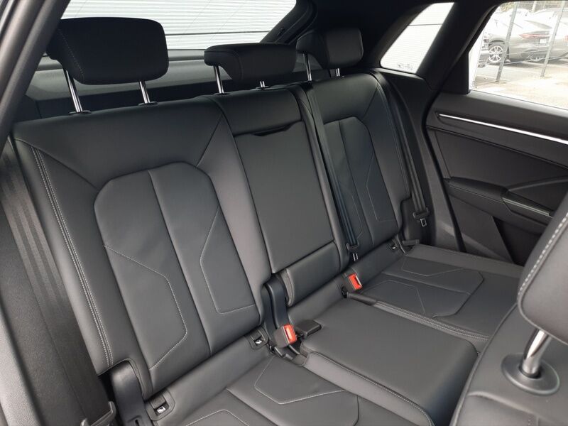 More views of Audi Q3