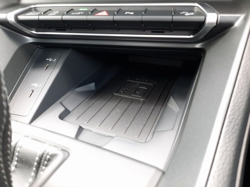 More views of Audi Q3