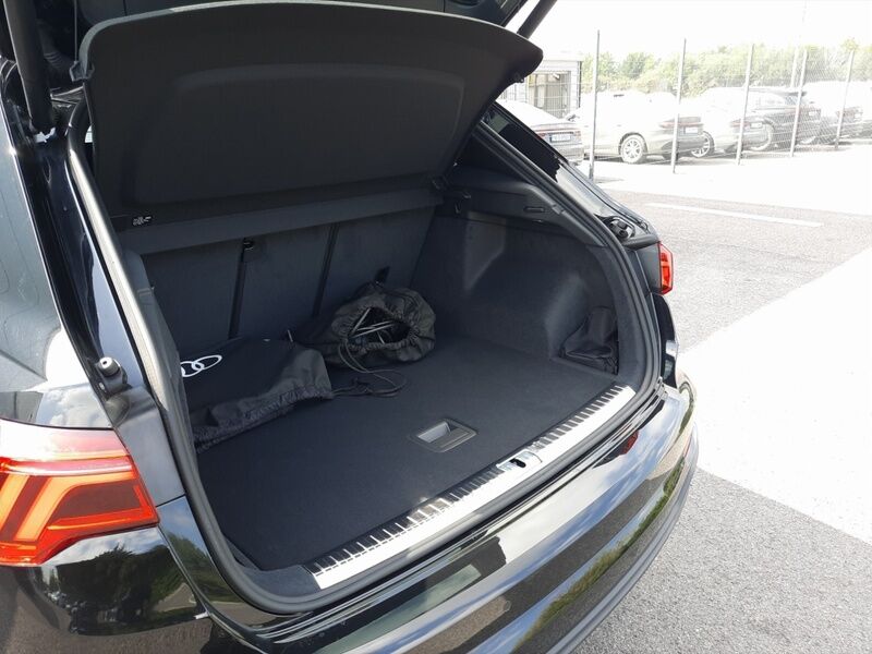 More views of Audi Q3