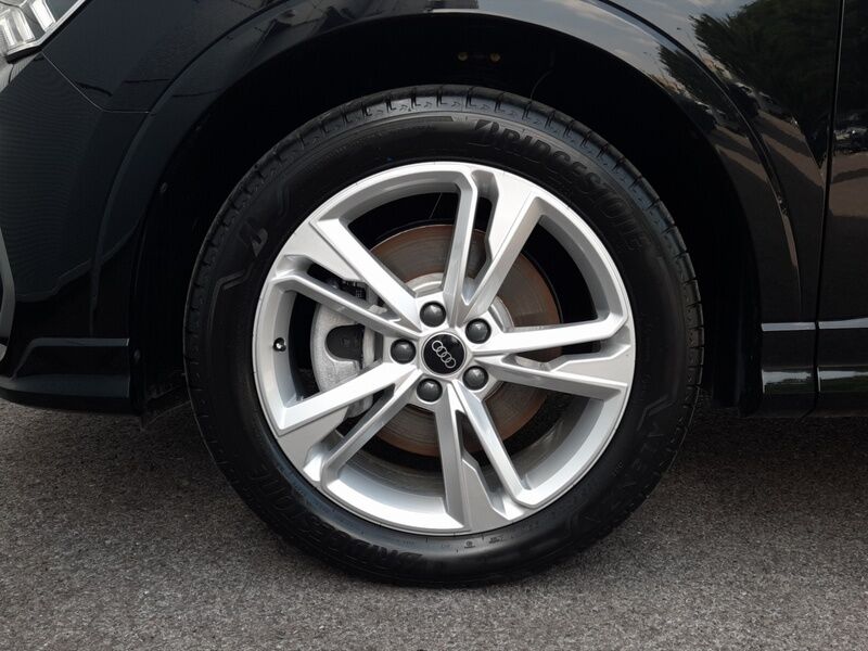 More views of Audi Q3