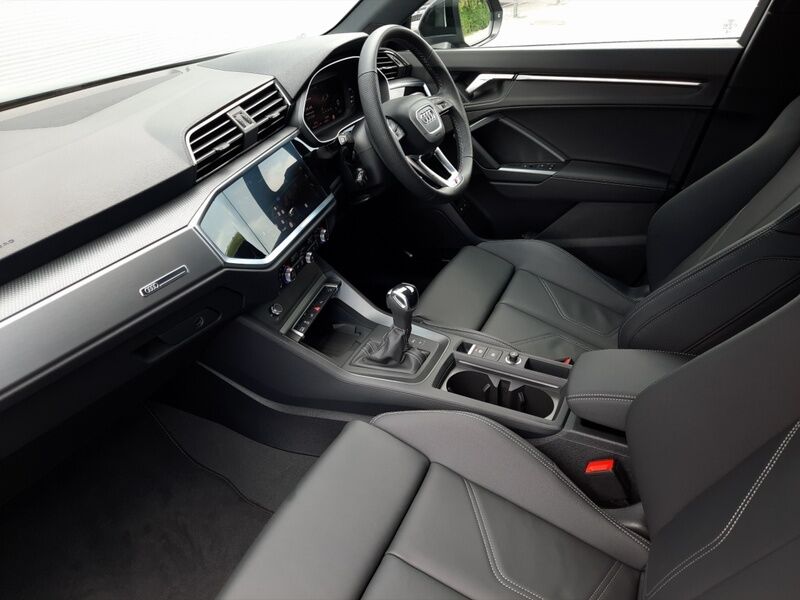 More views of Audi Q3