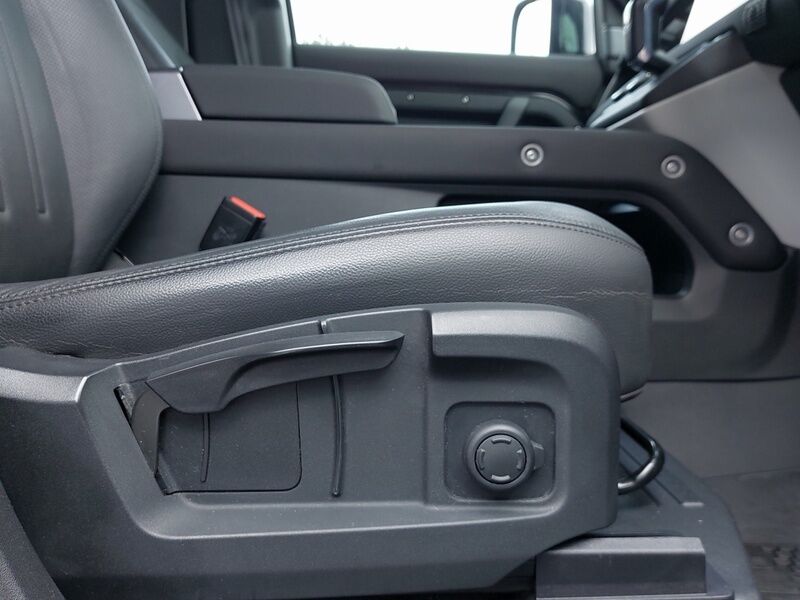 More views of Land Rover Defender