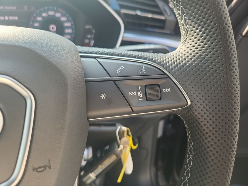 More views of Audi Q3