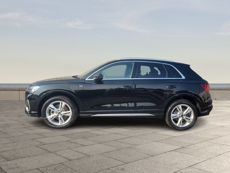 More views of Audi Q3