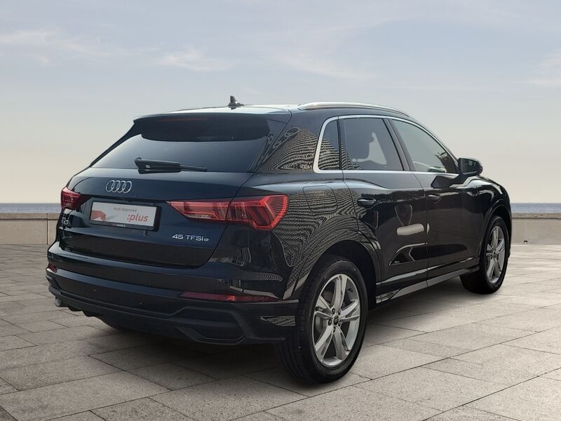 More views of Audi Q3