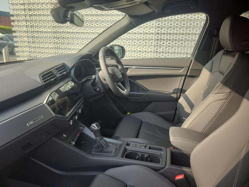 More views of Audi Q3