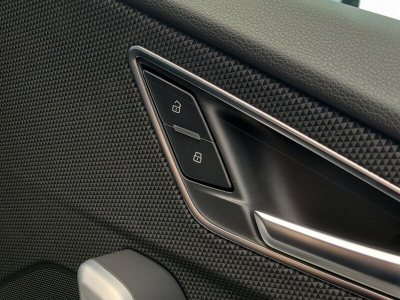 More views of Audi Q2