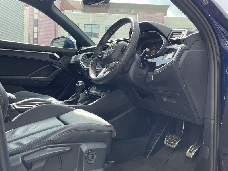 More views of Audi Q3