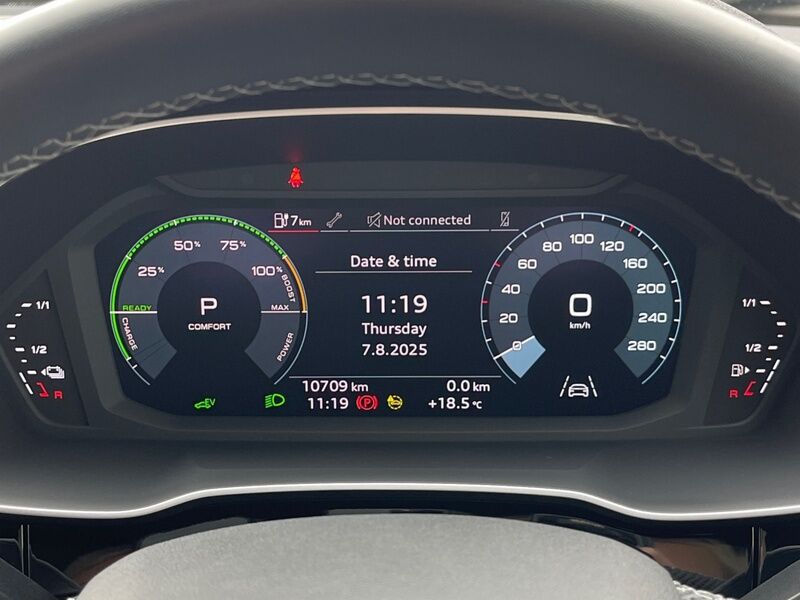 More views of Audi Q3