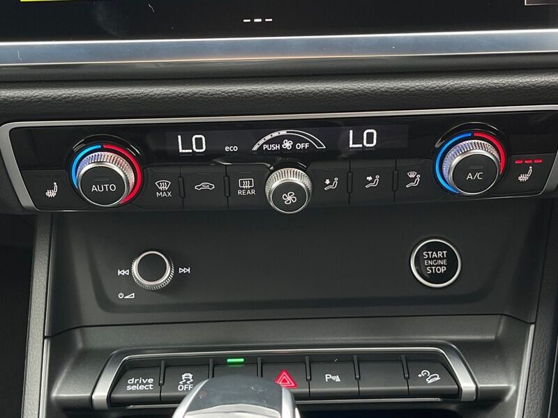 More views of Audi Q3