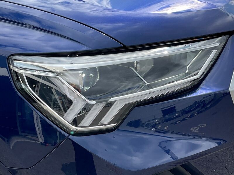 More views of Audi Q3