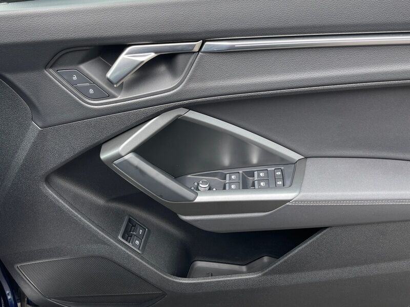 More views of Audi Q3