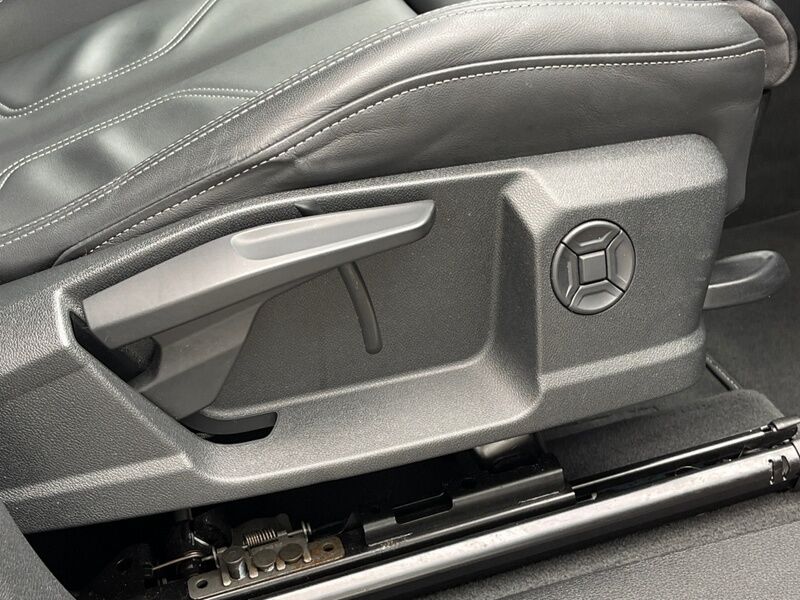More views of Audi Q3