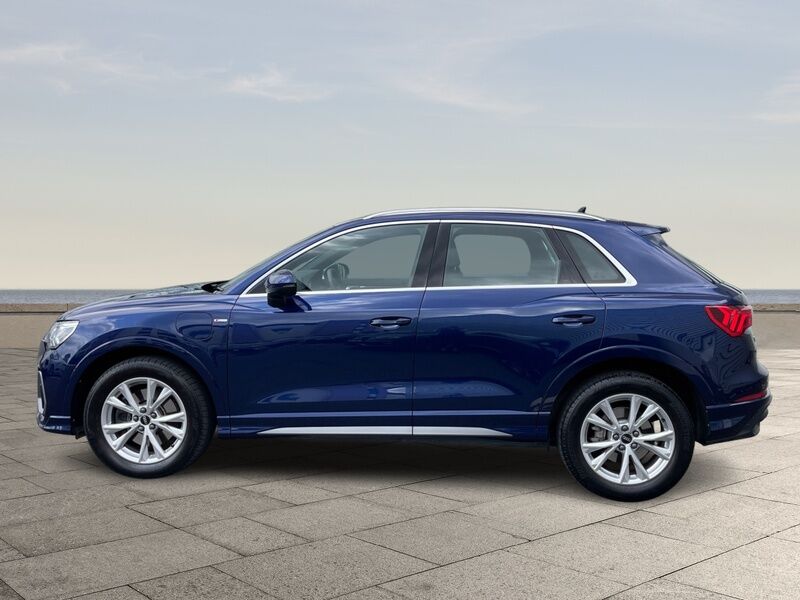 More views of Audi Q3