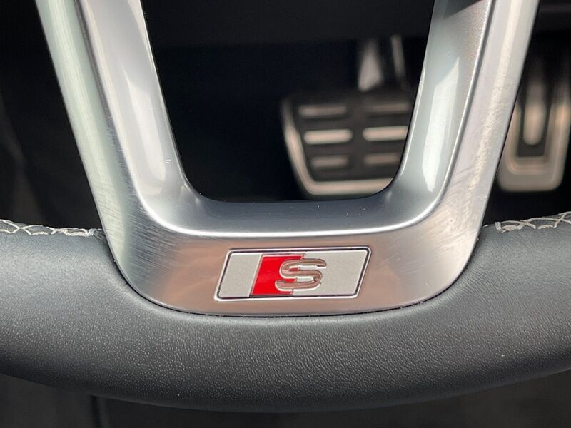 More views of Audi Q3