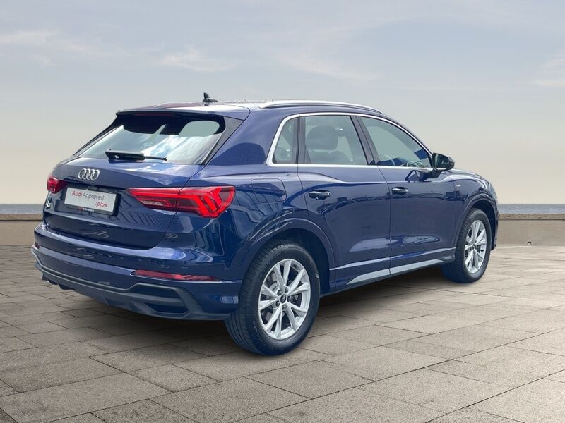 More views of Audi Q3
