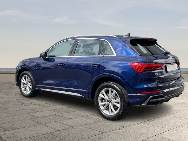 More views of Audi Q3