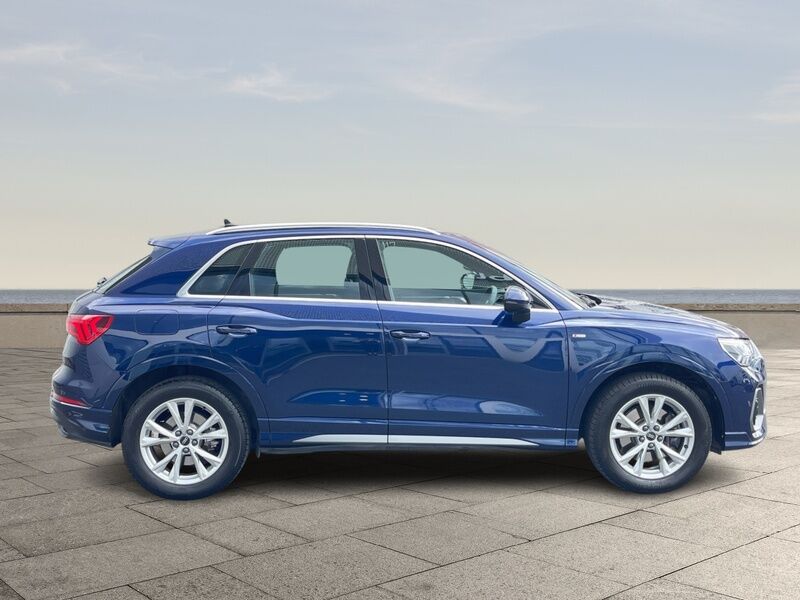 More views of Audi Q3