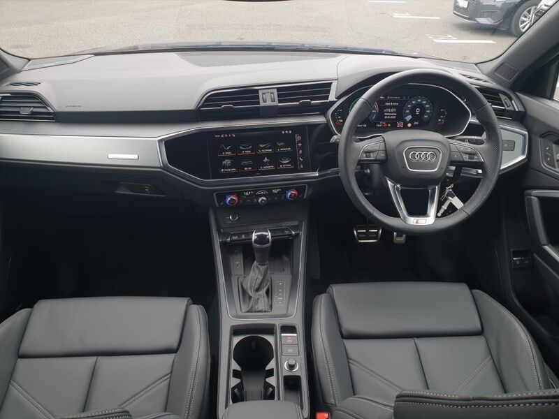 More views of Audi Q3
