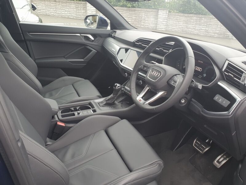 More views of Audi Q3