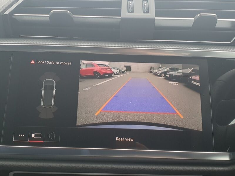 More views of Audi Q3