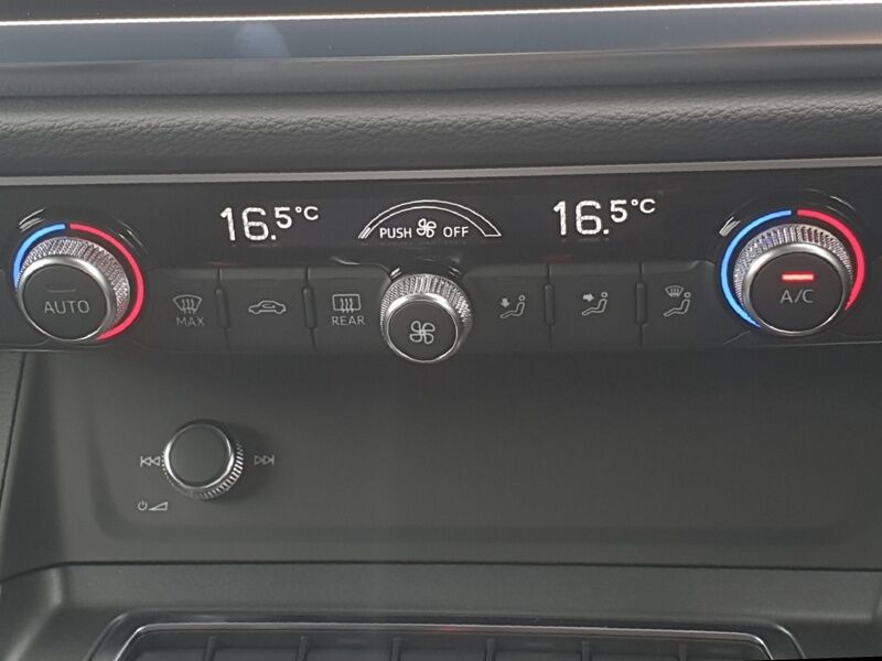 More views of Audi Q3