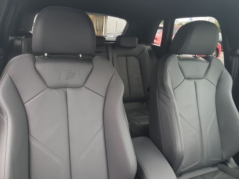 More views of Audi Q3