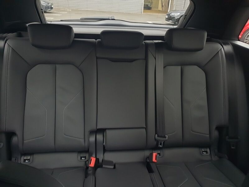 More views of Audi Q3