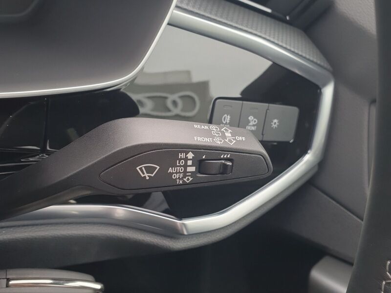 More views of Audi Q3