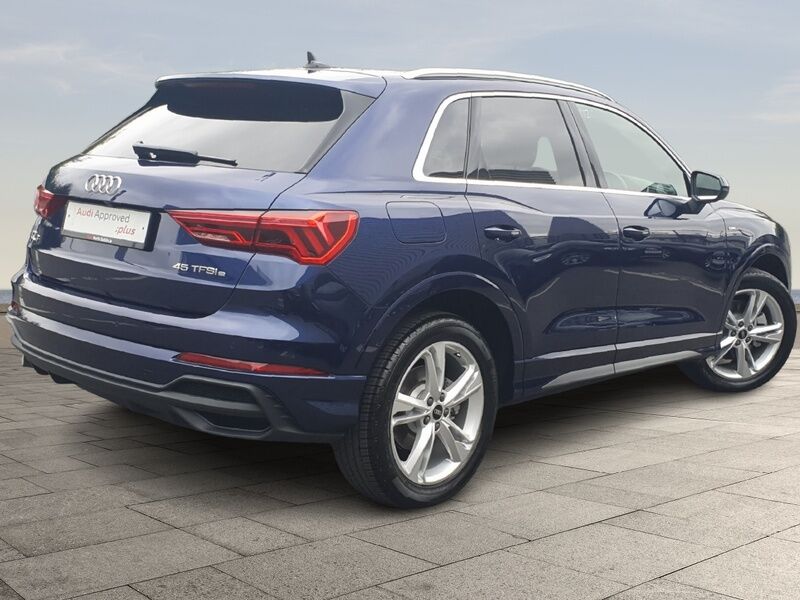 More views of Audi Q3