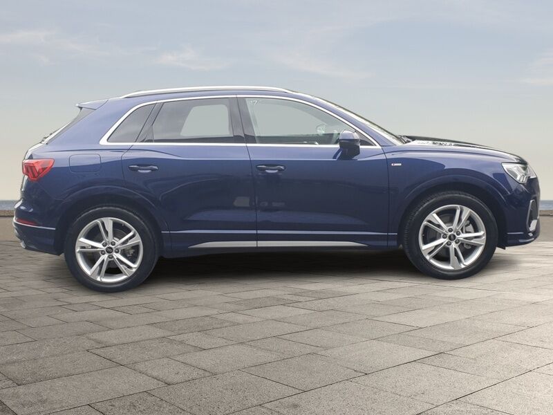 More views of Audi Q3