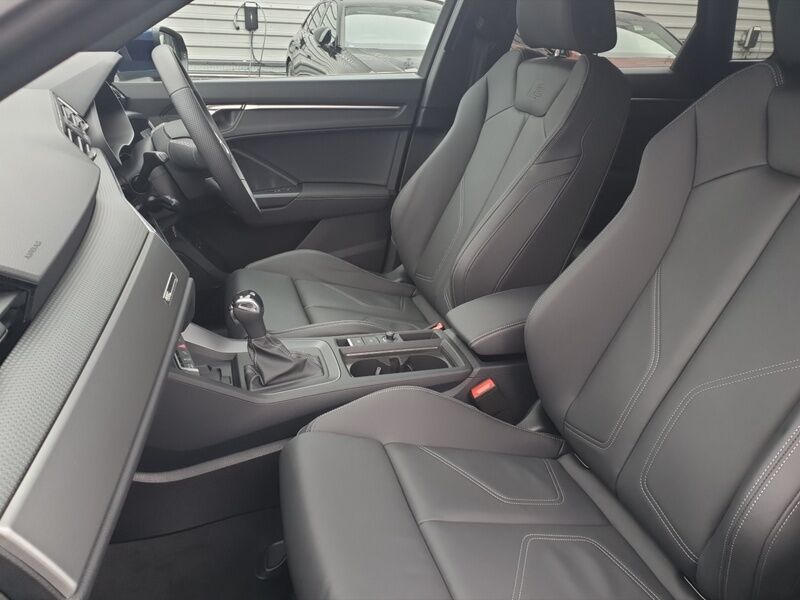 More views of Audi Q3